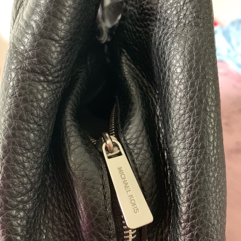Michael Kors MK purse - Picture 6 of 8